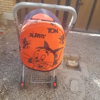 کالسکه بچه بسیار تمیز