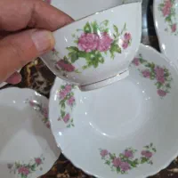 سرویس گل سرخی قدیمی