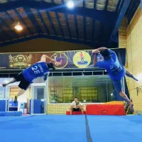 ثبت نام در باشگاه خانه ترامپولین ژیمناستیک.پارکور