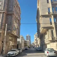 رهن و اجاره 200 متر ویلایی دو نبش  آزادگان