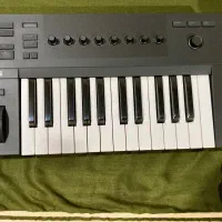 میدی کنترلر Komplete Kontrol A25
