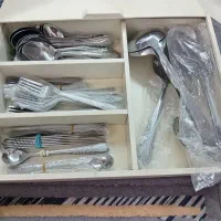 سرویس قاشق چنگال18نفره با جعبه