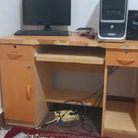 میز کامپیوتر تمیز