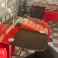 دو دست میز صندلی