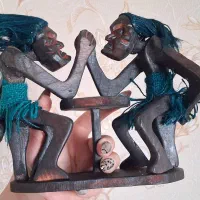 مجسمه  چوبی