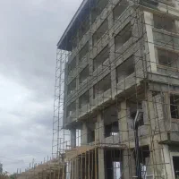 داربست و ایزوگام قائم