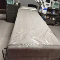 تخت برای پاکسازی و مژه|آرایشگاه و سالن‌های زیبایی|رشت, دیلمان|دیوار