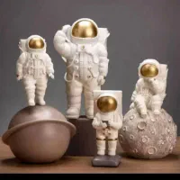 مجسمه فضانورد