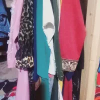 مقداری لباس و کیف وکفش