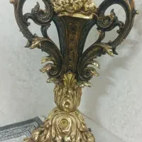 میز کنار سالنی