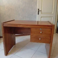 ۱ عدد میز تحریر چوب راش فندقی