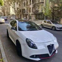 الفارومیو جولیتا ۲۰۱۷ داخل قرمز ۲برگ سند زیر قیمت|خودرو سواری و وانت|تهران, وردآورد|دیوار