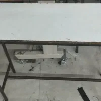 نیمکت خیاطی سالم تمیز 1500