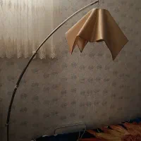 آباژور ایستاده مدرن