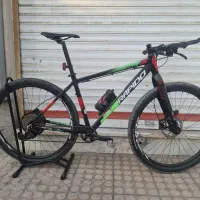 کوهستان حرفه ای 29 ، معاوضه با کورسی پژو 100