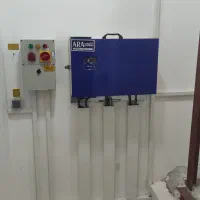 کارگر وردست جهت راه اندازی آسانسور