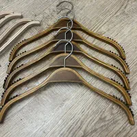 آویز چوبی لباس (چوبکار)