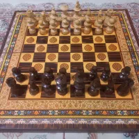 تخته نرد وجاپاسوری و مهره های شطرنج