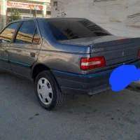 راننده همراه با وسیله نقلیه