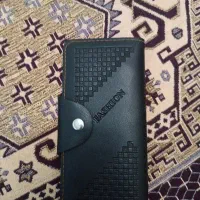 کیف پول زنانه. و مدارک گم شده