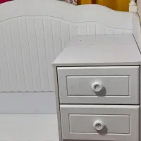 تخت نوزادنوجوان آپادانا