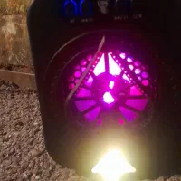 باند کوچک|پخش‌کننده همراه|بندر انزلی, متروپل|دیوار