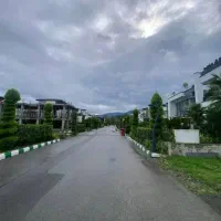 فروش-زمین-در-شهرک-با-اصالت-و-قدیمی