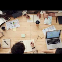 استخدام خانم و آقا متعهد به کار