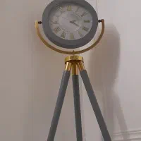 ساعت ایستاده