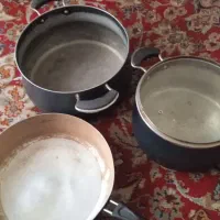 ماهیتابه و دو عدد قابلمه کار کرده