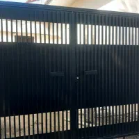 کارگر جوشکار درب پنجره ساز