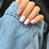 کاشت ناخن/زیبایی/ترمیم و کاور ژل ناخن/طراحی ناخن
