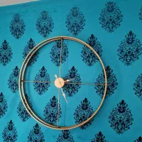 ساعت دیواری طلایی بزرگ سالم