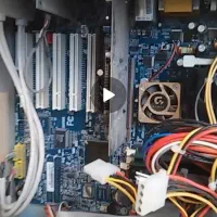 کامپیوتر قدیمی.مادر برد کامپیوتر.درایو