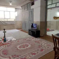 یک واحد مسکونی طبقه بالا نود متری