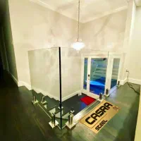 نرده استیل و شیشه لمینت و کرکره برقی