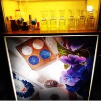 میزه عطر کانتر(ویترین) چرخدار