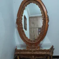 آینه ، ساعت ، میز کامپیوتر