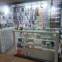 فروشنده غرفه لوازم جانبی موبایل مترو نیروهوایی