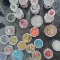 چندین لاک ژل پر وکم دیزاین ۲۵۰۰|آرایشگاه و سالنهای زیبایی|رشت, علی آباد|دیوار