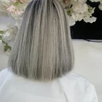 انجام خدمات رنگ و لایت مو اصلاح و ابرو و وکس