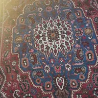 چند تخته فرش دستباف در سایز مختلف