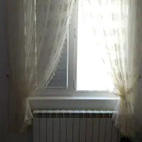 پرده پلیسه پشت پنجره‌ای یک طرفه سفید ۱۲۸ * ۳۹
