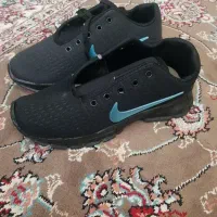 دو جفت کتونی نو نایک و آدیداس