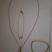 گوشواره و زنجیر