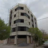 کارگر قالب زن اجر و کارگر ساده دوقاب ریژ