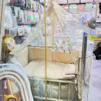 تخت و گهواره نوزاد