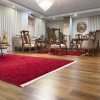 فرش قرمز