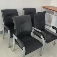 ۴ صندلی و میز وسط