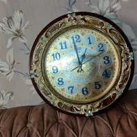 ساعت دیواری در حد نو